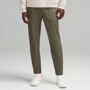Lululemon men's ABC Jogger, size small
